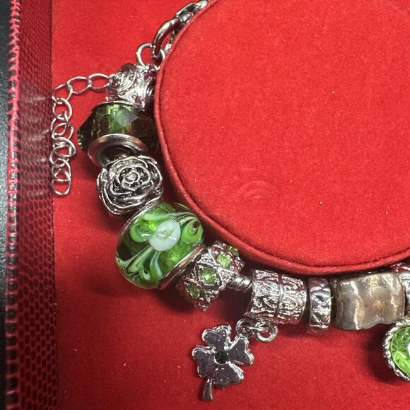 NEW- Glam & Glow GREEN CHARM BRACELET - New in Box - Picture 6 of 6